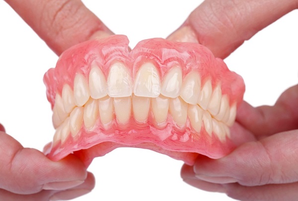 پروتز متحرک (دندان مصنوعی)