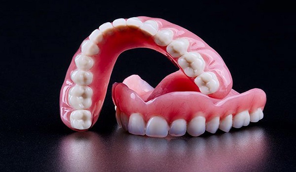 دندان مصنوعی یکی از روش های کاشت دندان