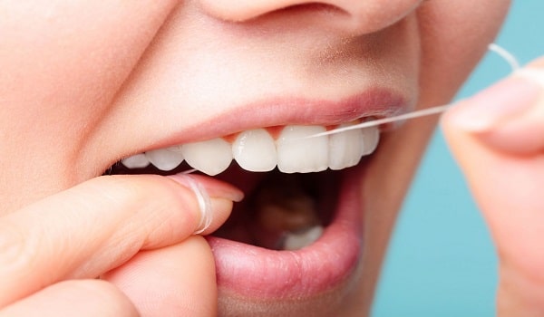 استفاده از نخ دندان مخصوص بریج بهداشت دندان را کامل می کند