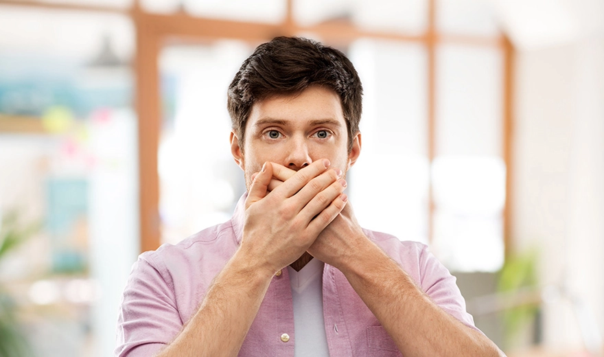 چگونه بوی بد دهان را تشخیص دهیم؟