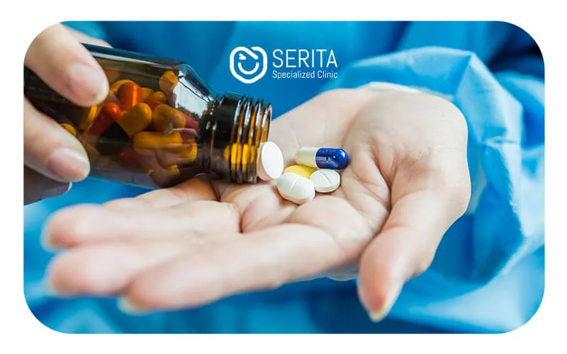 پیش از ایمپلنت باید لیست داروهای مصرفی را به پزشک اطلاع داد.